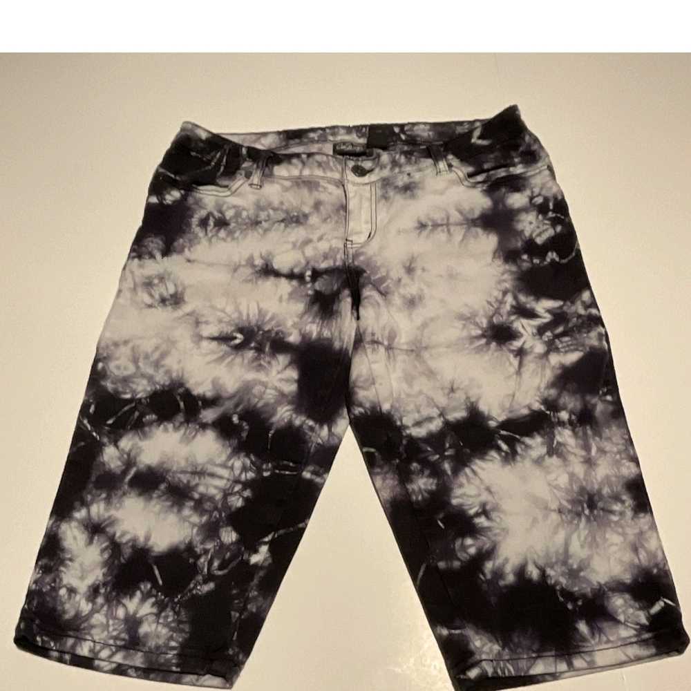 City Streets Black & White Tie-Dye Capris